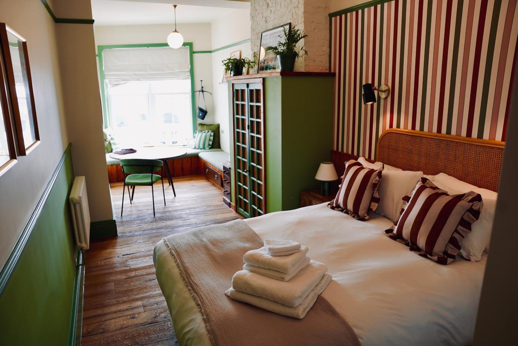 The London & Paris Hotel Фолькустоун Экстерьер фото